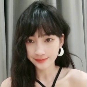 颜值身材俱佳优质学妹《meoz》极限美腿诱惑