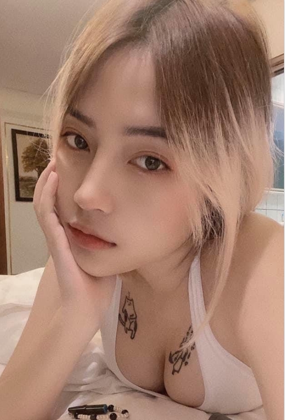 优质性感网红《89妹》+自拍分享