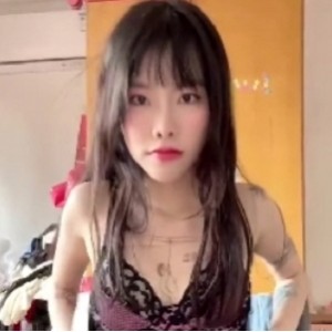 舞蹈学院反差小姐姐有尺度私拍展示，155P 8V合一