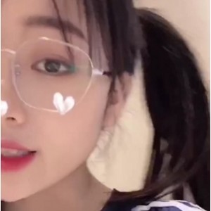 高颜值主播《小熙》露脸学生体C服