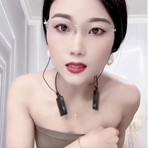 【快手】冷美人 轻熟御姐 紧身裤后背摇 背影美臀太诱惑了