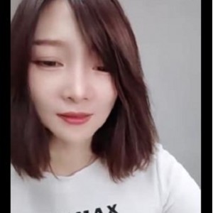 真会玩正宗音乐老师一边教学生弹钢琴唱歌~一边跳D~ [1V-1.2G]