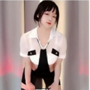 【虎牙重磅】清纯林小花L舞首次超有尺度展示