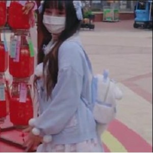 带着妹子在网吧电影院KTV摩天轮口B无保护进入 [2V-770]