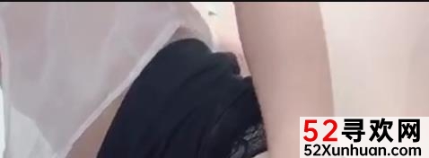 推特网红美少女+夏花++女秘书作品一部