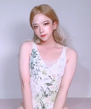 【TS至臻】比女人还美美妖46月合集+85v+–+20G