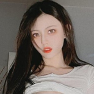 推特高颜值粉嫩身材狐狸小妖LUCKYYCXYHLXY