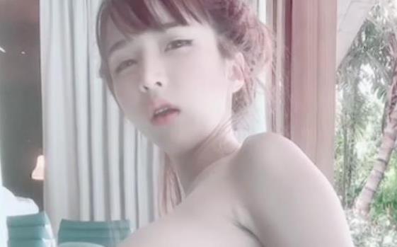 OnlyFans推特大罩杯网红（Aom_yumi_）