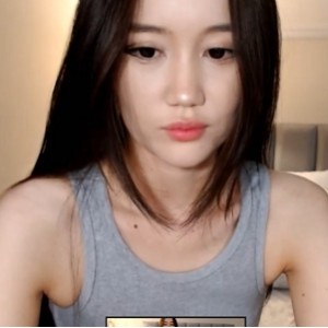 独特魅力！床上翻滚黑丝，情难自禁！1v+4.44g视频百度盘