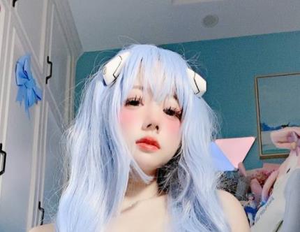 网红佳佳最新发布拖把资源，自拍素材福利来袭！视频26张，清凉不明显，粉丝期待大呼过瘾！