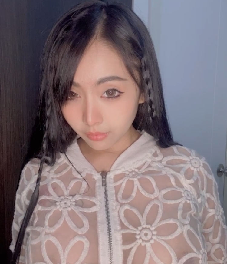 亚裔反差婊Xreindeers234v105g：百度ED2K收藏，小沈龙胜马洪涛，卸妆露胶原蛋白