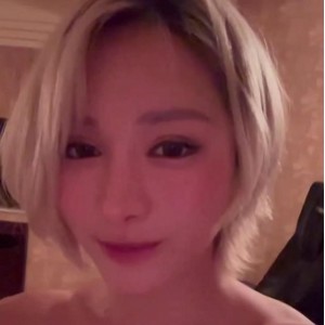 RirisuAmano：岛国人S级颜值身材，坤坤粉丝必备，作品合集，甜美如棒棒糖，下水道表现专业