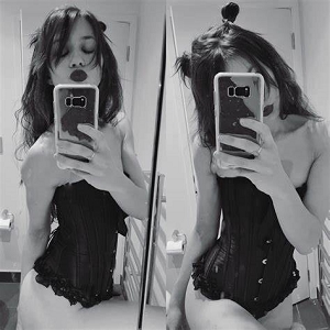 欧美小姐姐Alice私拍人体涂鸦资源，200m精华视频，长腿性情