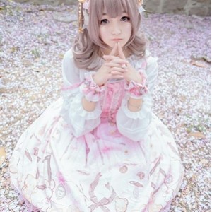 日系女星Cosplay人形玩偶剧情片，3G视频，可爱造型深入人心