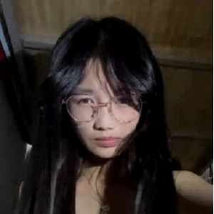 放飞自我的运动眼镜妹小东西