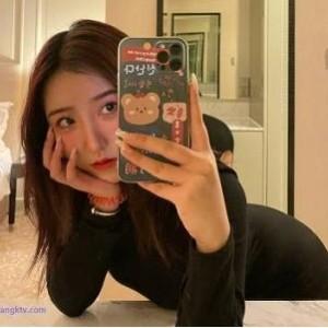 抖音女神@yuer高颜值蜜桃臀，433M下水资源，网红模特车头灯