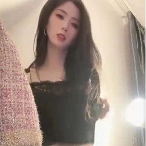 高颜值网红鱼鱼不甜定制视频合集（16个视频，总大小455兆）