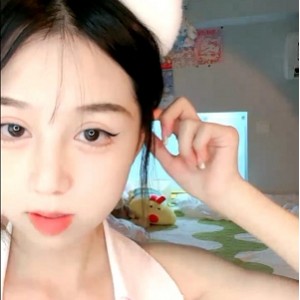 台湾妹子直播露脸诱惑身材1V1.4G资源