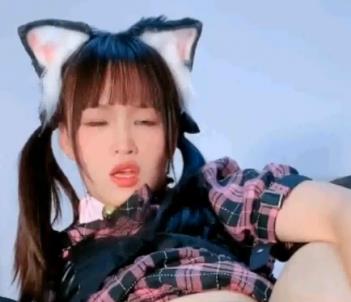 36cm神秘恶魔尾巴妹子作品，1V139M视频长度，肠镜水晶棒棒糖收藏下载