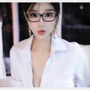 CC小恩雅定制剧情主播节目，善良老师被骗身材惊艳，下载观看