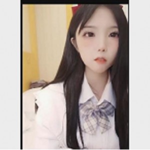 糖儿小迷迷直播资源曝光，粉丝回馈，车灯照亮颜值，暂停停播下载观看