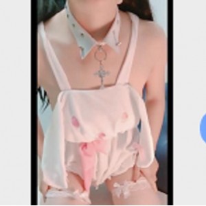 完美身材自拍美颜滤镜某处亲一口口型颜值观看4分钟20秒视频