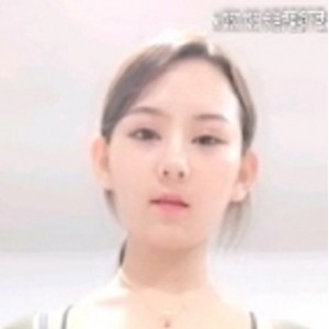 斗鱼网红『洛幽幽』直播私人订制