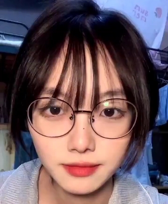 水灵灵的大眼睛女神们的kou+ji合集素人自拍第一视角