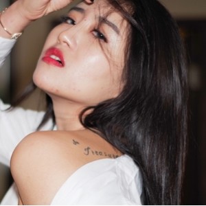 妖娆国模名器具白《妖妖》