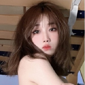 超可爱萌妹反差女神《@希希》私拍尺度图集视频合集