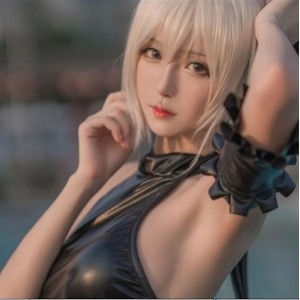 斗鱼绝美女神（腐团儿）cosplay写真，火辣身材展现的淋漓尽致
