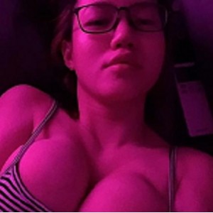 onlyfans火爆女神《娜美》打扑克视频