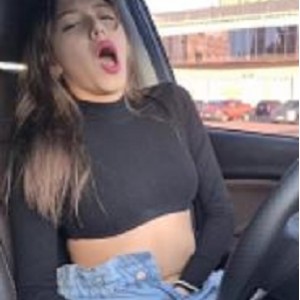 独家精选OnlyFans女神Ruth_le车上大胆自我安慰视频1G粉丝必收藏