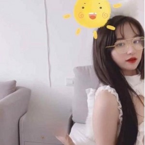 精品合集网红眼镜御姐不见星空视频资源1080数量大，P站女神刘玥吴梦梦等妹子震撼登场