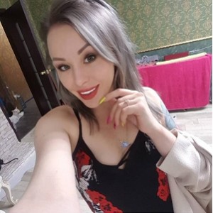 欧美小姐姐Alice私拍资源，人体涂鸦艺术，200m视频，长腿直男必看