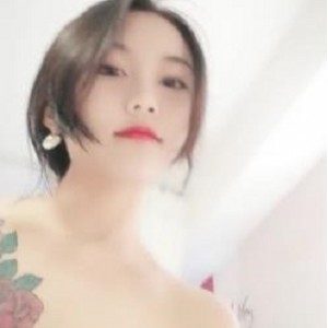 大三校花学生妹，颜值身材一级棒，嘴艺实力，1小时5分视频等你观看