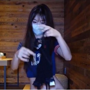 清纯反差女神Cola酱黑网连体衣大长腿完美气质下载