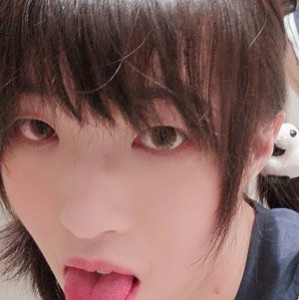 网红俞喵喵TS眼镜私拍视频集，粉丝疯狂收藏