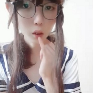 王耀辰超级英雄级反差比，21G视频片段合集，全面展示网红男粉的颜值、性感与智慧！