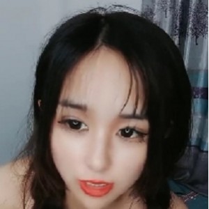 双辫子萌妹子1V1.19GB百度盘超大眼睛嘴艺后推车互动精彩绝伦