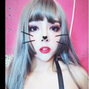 惠奈酱30v-32G：网红惠奈酱表演精彩合集，探索勇敢追求梦想的力量！