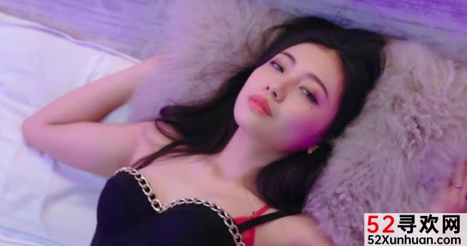 PureBeautyJVID夏暮光写真：红苹果身材小姐姐的性感女特工风采