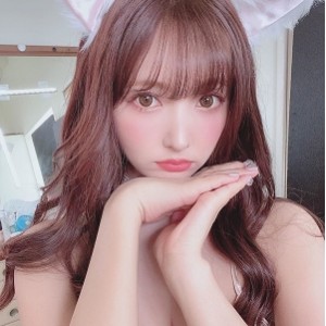 PR社萌汁12三人游21v：火辣尤物洗手间摆拍，放纵欲望，释放心中欢愉