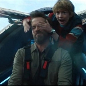 Netflix新片：《亚当计划》2022年，科幻喜剧大作，全新超级英雄团队，拯救世界免遭毁灭！