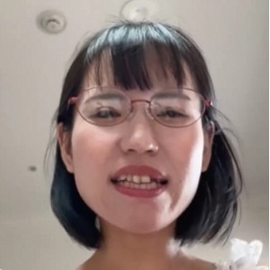 小萱：FC2PPV系列中的超美眼睛萌娘，视频丰富多样