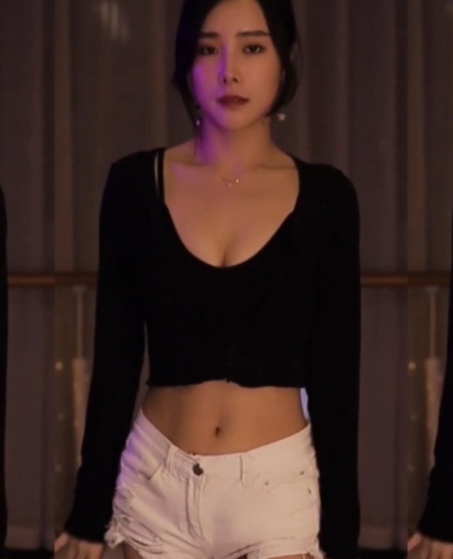 王筱沫沫热舞小合集：B站美女主播燃爆1月！3.6G视频盘链接