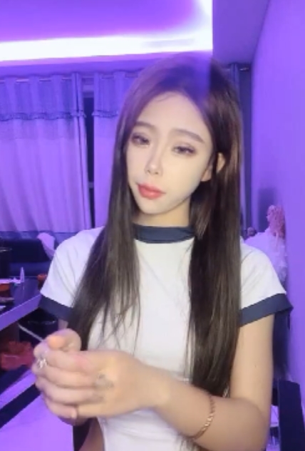 神秘舞者榜一大爷：奇怪热舞诱人的星星52v46.2g