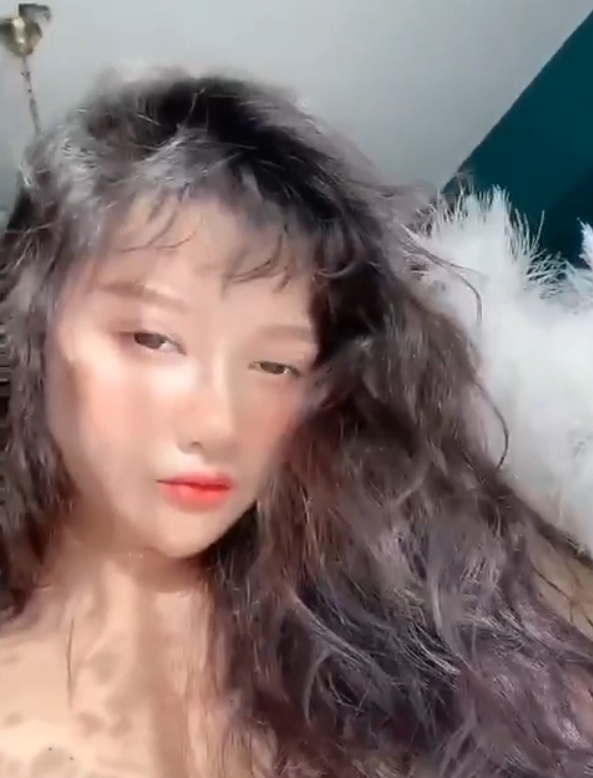 利视频合集是一份绝对值得收藏的珍品。无论是想要欣赏她的表演，还是纯粹为了收藏，这份12.4g的视频内容绝对不会让你失望。快来收藏这份小尤奈的福利视频合集，让她的