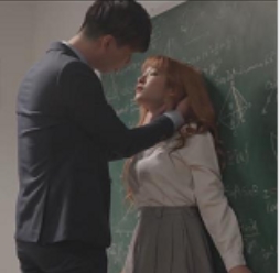 放学后的CR教室里，老师的商品