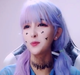 紫发主播dami的高颜值直播秀